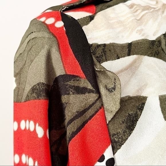 Calvin Klein Tropical Print Round Split Neck Roll Tab Long Sleeve Blouse Size M - Picture 14 of 16